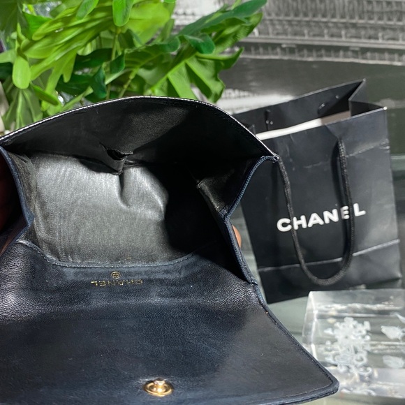 Authentic CHANEL Timeless CC Logo Caviar Leather Wallet - Picture 13 of 15